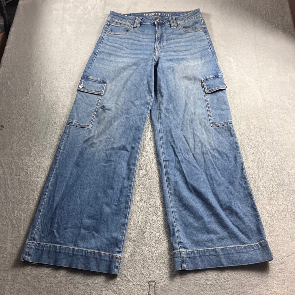 American Eagle Super High-Rise Baggy Wide Leg Cargo Jeans Light Wash Size 10